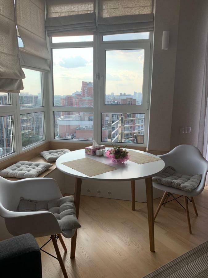 Comfortable Apartments French Quarter Акумулятори Світло Інтернет Завжди Kyiv Exterior photo